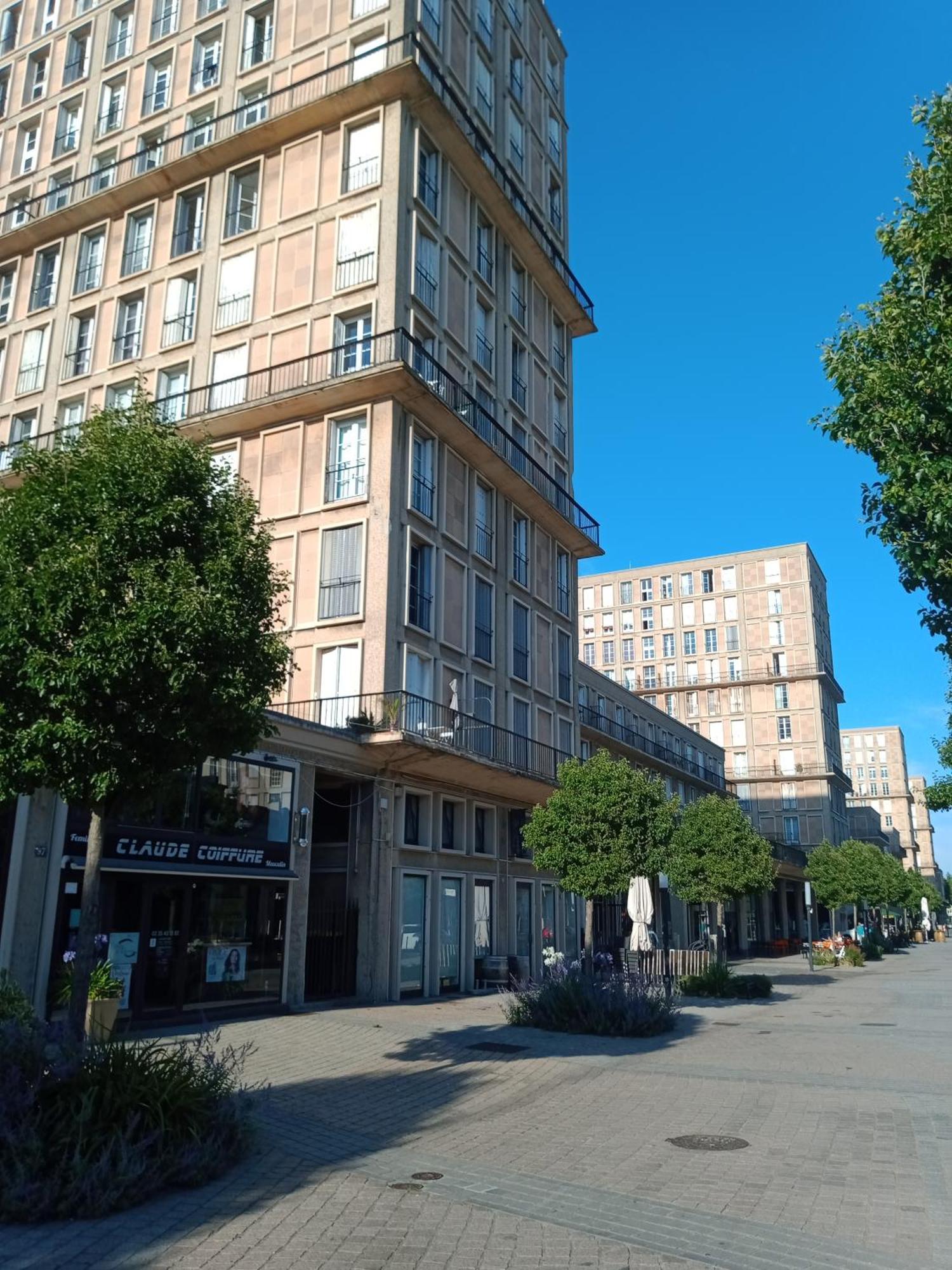 Appartement Perret 105 Rue Victor Hugo, Lumineux, Plein Centre, Parking Prive Arrivee Autonome Tout A Pied 勒阿弗尔 外观 照片